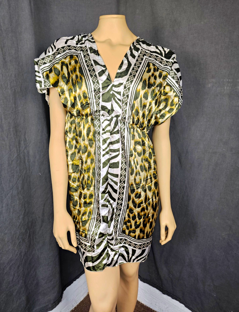 Chesley Mixed Animal Print Dress Large L Zebra Leopard V-Back Ruched Y2K